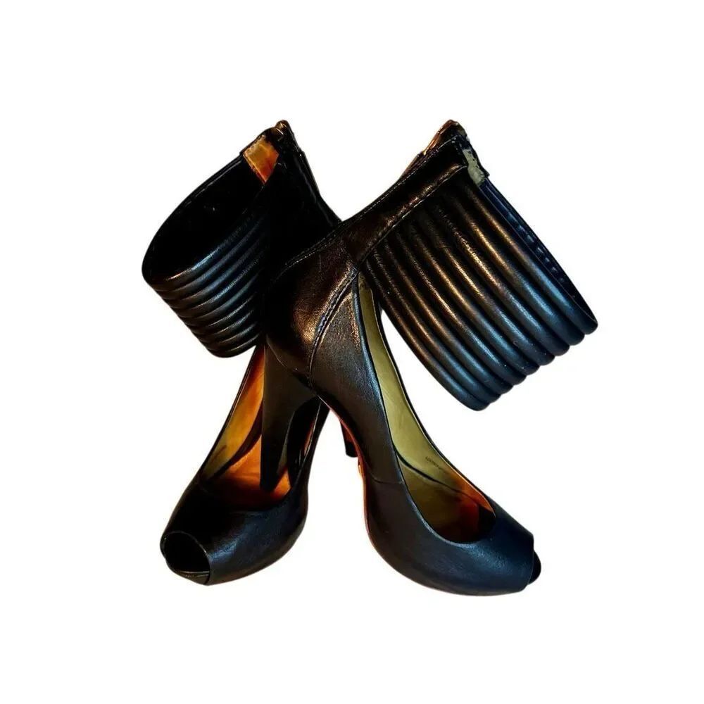 L.A.M.B. LAMB Black Leather Cuff Stilettos Peep Toe Heels Y2K Designer Size 6M - Picture 13 of 16